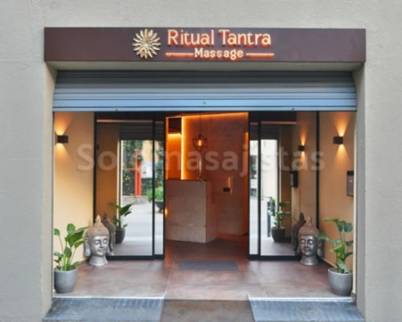 solomasajistas Masajistas                    Barcelona Erotic massages in barcelona4-hand balinese pool 625337102