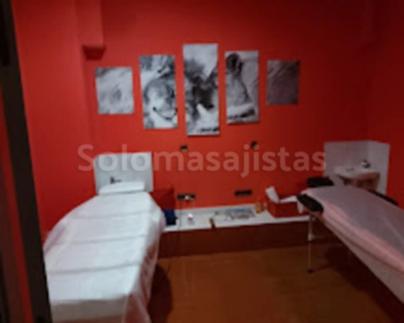 solomasajistas Masajes Terapéuticos                     Masaje deportivo 621357649